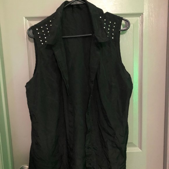 Studded Button down - Picture 2 of 3